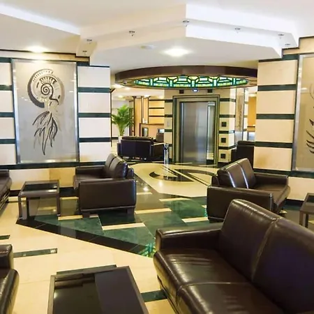 Penthouse In Emerald Beach, & Daire Ravda