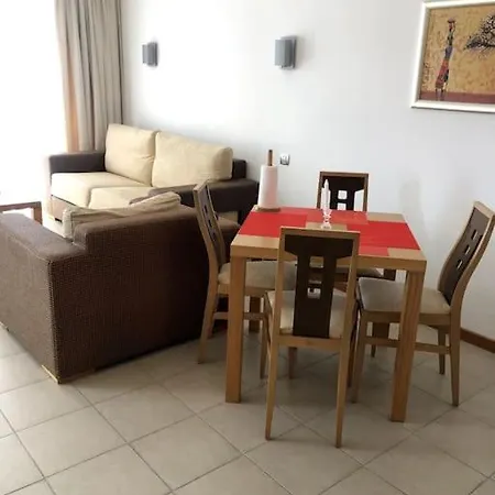 דירה Penthouse In Emerald Beach, & *