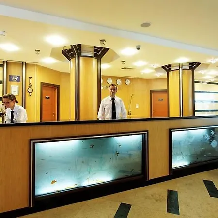 Penthouse In Emerald Beach, & דירה